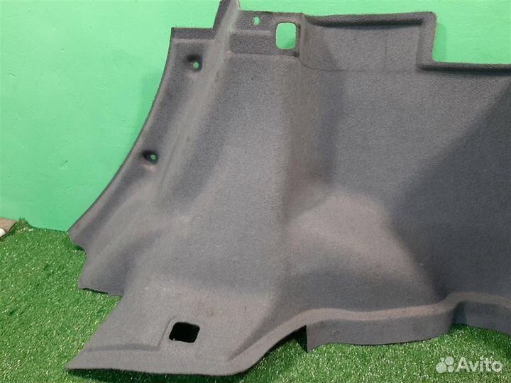 Обшивка багажника правая Nissan Almera Tino 2005