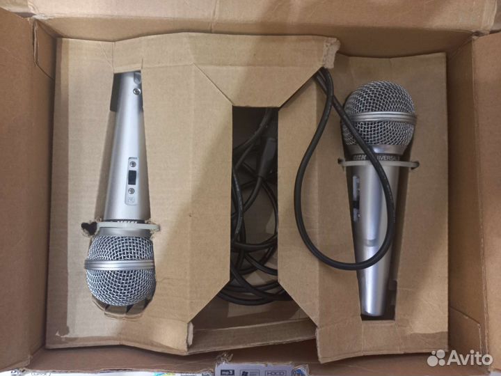 DVD плеер, два новых микрофона, dvd диски 50шт