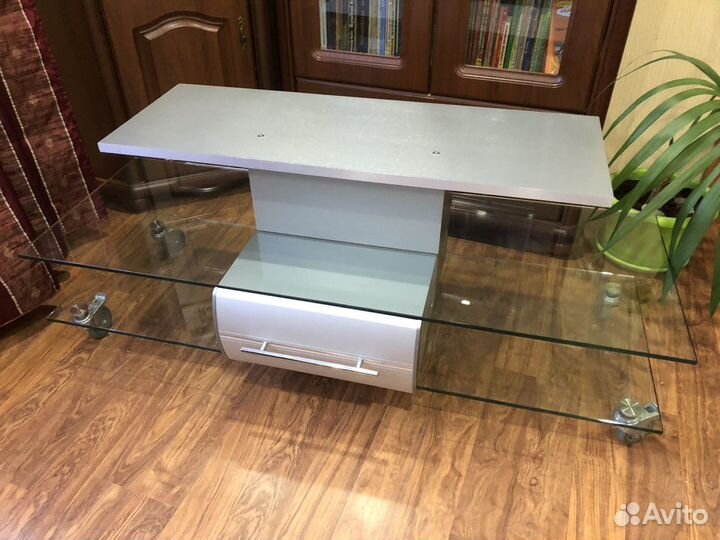 Полка для телевизора