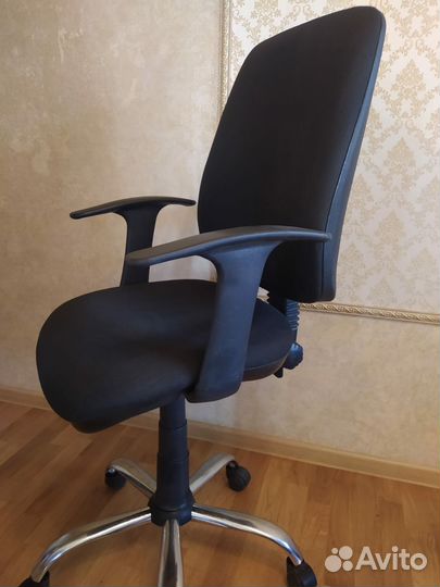 Компьютерное кресло офисное стул