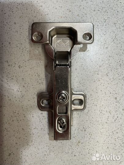 Петля Леруа Мерлен с доводчиком