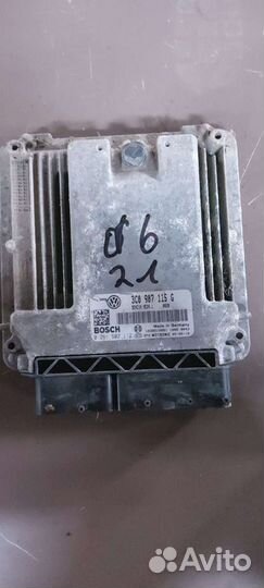 Блок управления двигателем на Volkswagen Passat B6
