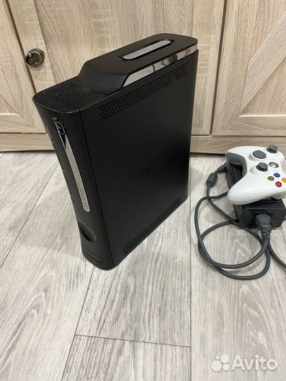Прошитый (Freeboot) Xbox 360 + 85 игр установлено