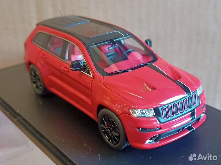 1:43 Jeep Grand Cherokee/Land Rover Defender GLM