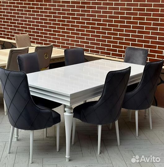 Комплект стол и стулья на кухню