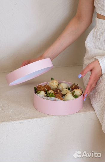 Боксы из клубники в шоколаде