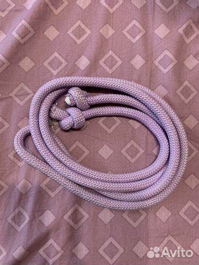 Гимнастическая скакалка