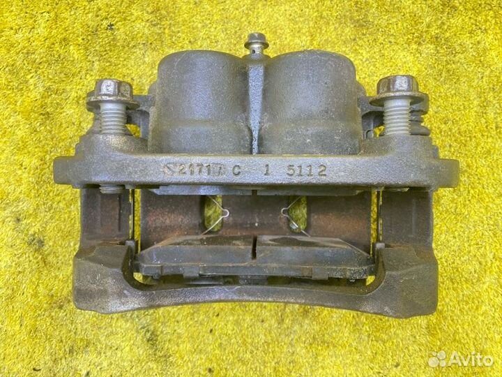 Суппорт передний правый Infiniti 145528