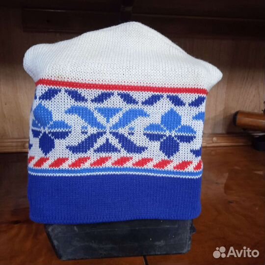 Финская шапка петушок