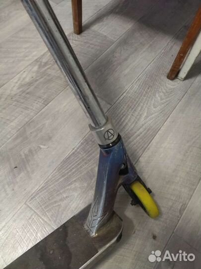 Трюковой самокат кастом в парк