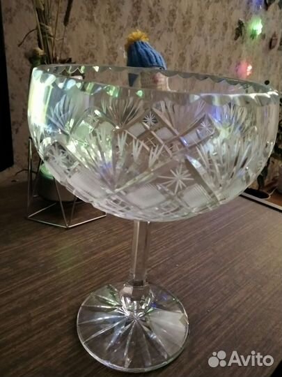 Ваза для фруктов, на ножках 