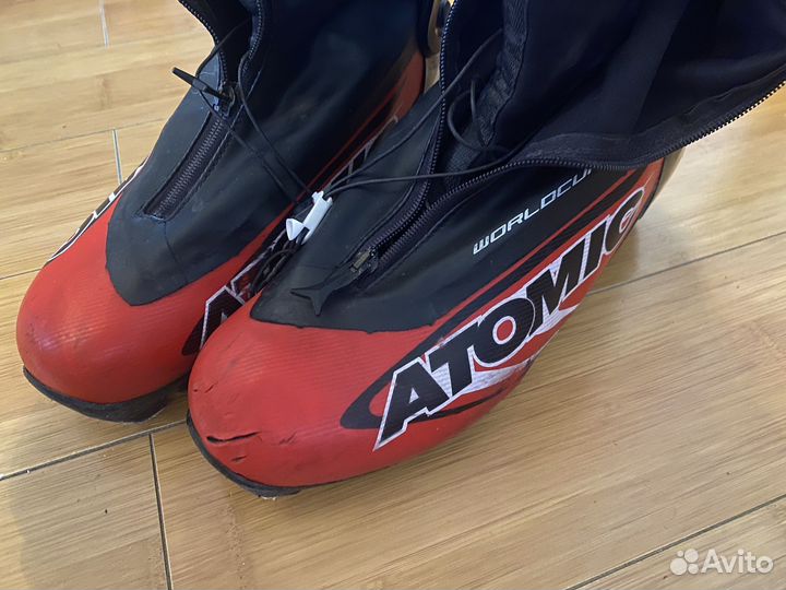 Лыжные ботинки коньковые atomic