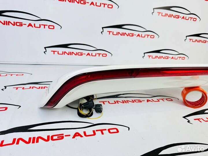 Спойлер на верх Toyota Land Cruiser 200 LED S4540