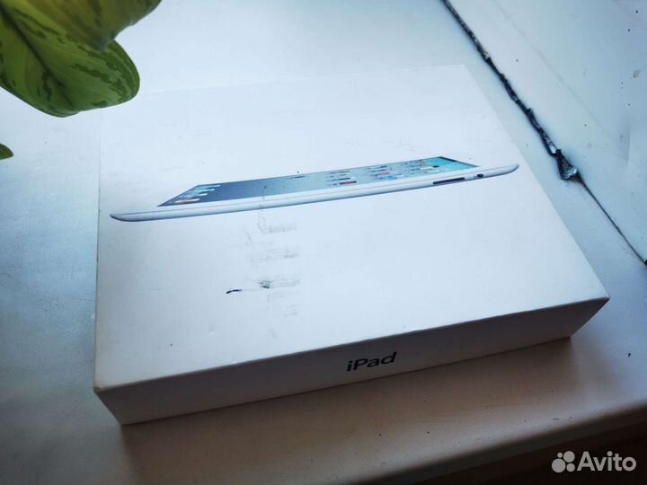 Коробки от iPad2 и iphone7