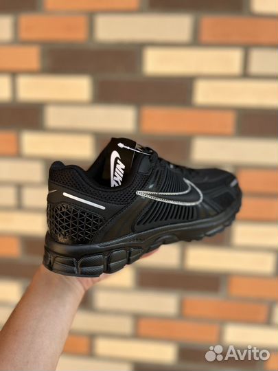 Кроссовки Nike vomero 5