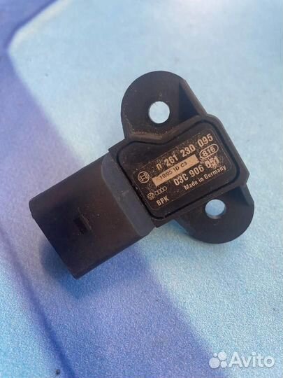 Датчик абсолютного давления 03C906051