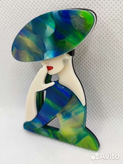 Стильная брошь ручной работы/тренд сезона