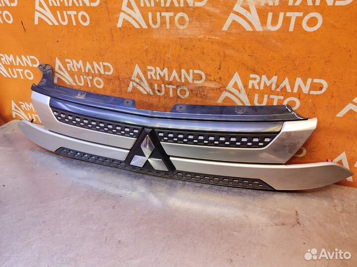 Решетка радиатора Mitsubishi Outlander 3 2018-Нв