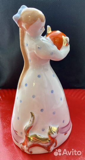 Статуэтка девука с чайником и котиком Дулево СССР