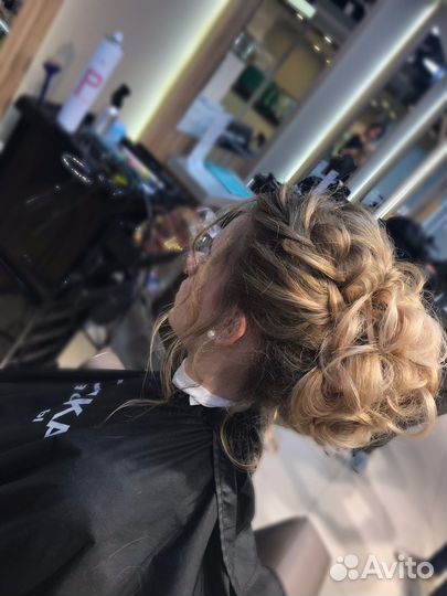 Прически и макияж