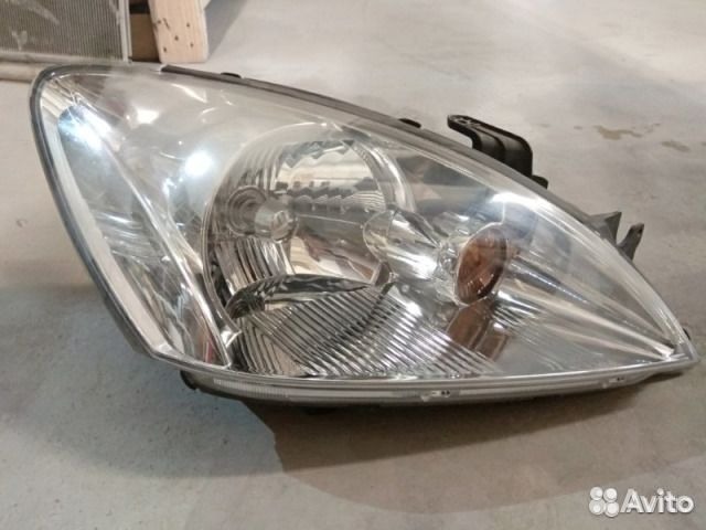 Фара правая для Mitsubishi Lancer 9
