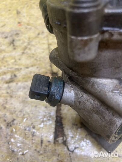 Помпа Bmw 7-Series F01 N63B44 2008