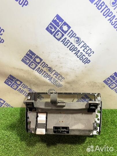 Бардачок Bmw 750I седан 4.8 N62B48B 2007