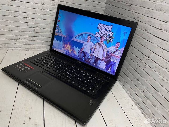 Игровой ноутбук MSI I5/17.3/12Gb/2видео/SSD+HDD