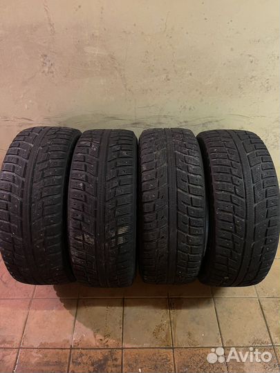 Kumho I'Zen Stud Snow KW11 225/55 R17
