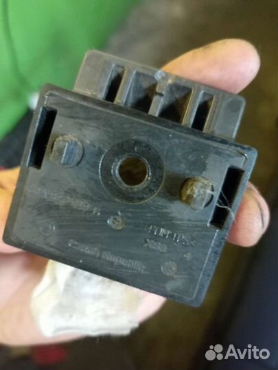 Отбойник крышки багажника Шкода Рапид