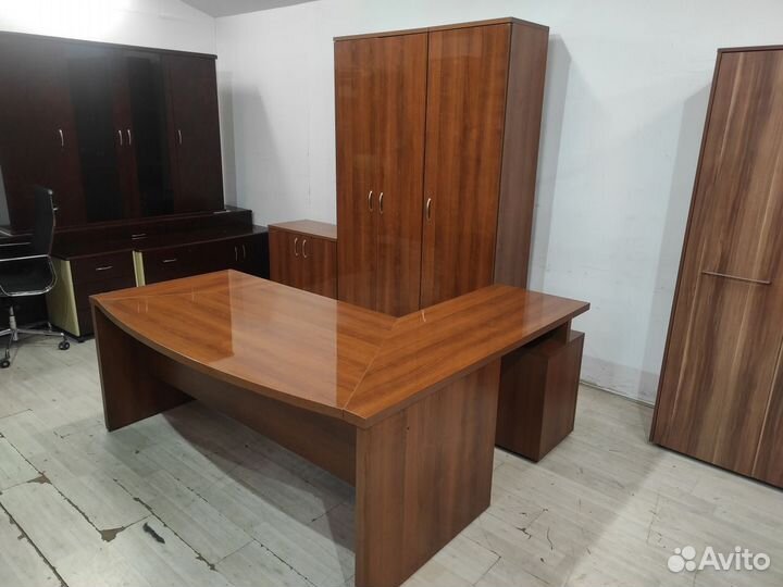 Кабинет руководителя (4 предмета) левый б/у Шатура