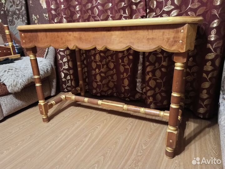 Стол бытовой деревянный