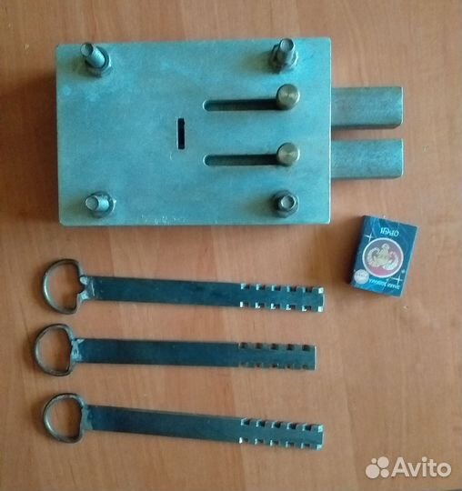 Замок гаражный накладной