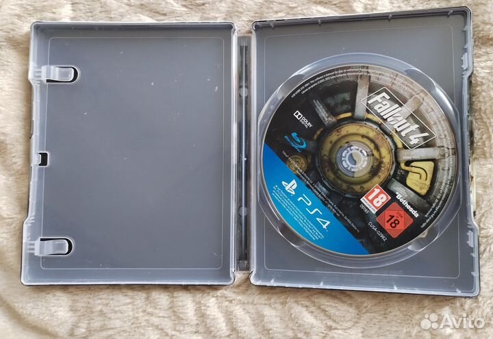 Fallout 4 PS4 steelbook