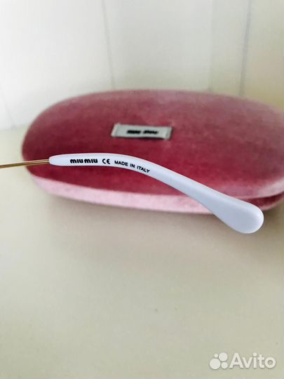 Солнечные очки Miu Miu