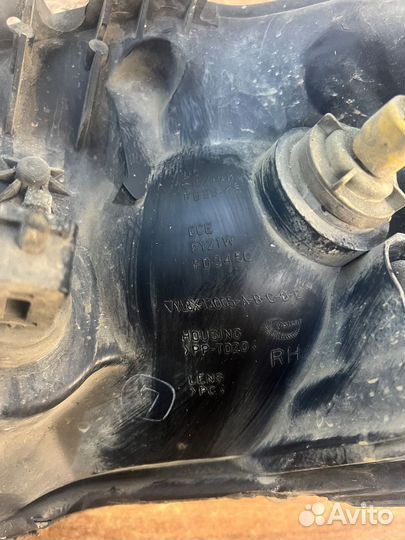 Фара правая оригинал Мазда Трибьют