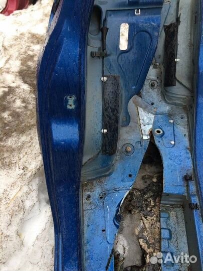 Крыло заднее правое седан Renault Megane