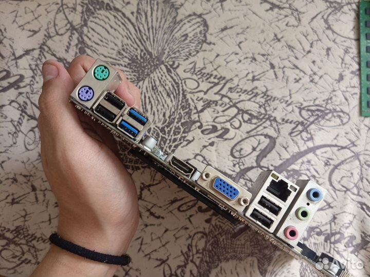 Материнская плата 1150