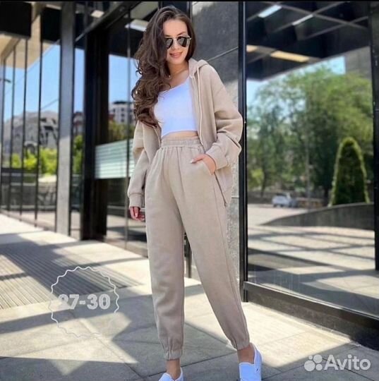 Спортивный костюм женский