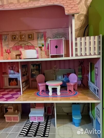 Кукольный домик с мебелью большой деревяный