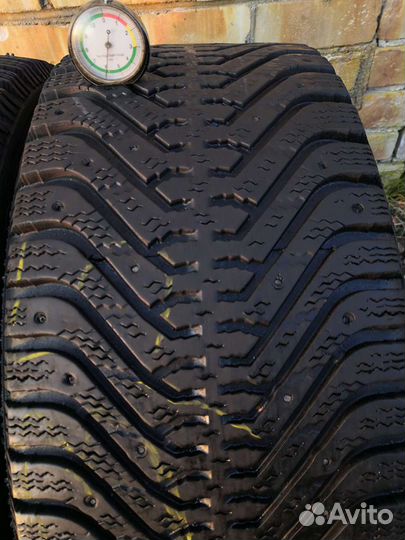 Goodyear UltraGrip 500 235/45 R17