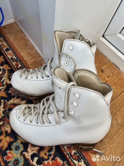 Фигурные коньки risport 210