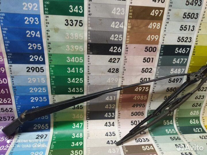 Поводок стеклоочистителя левый Renault Logan 1