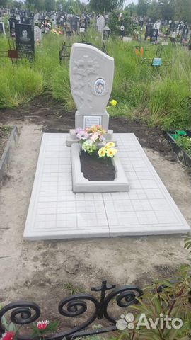 Памятники с надгробиями