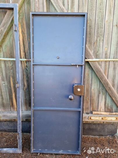 Дверь входная металлическая