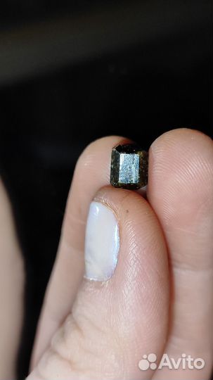 Вилуит кристалл