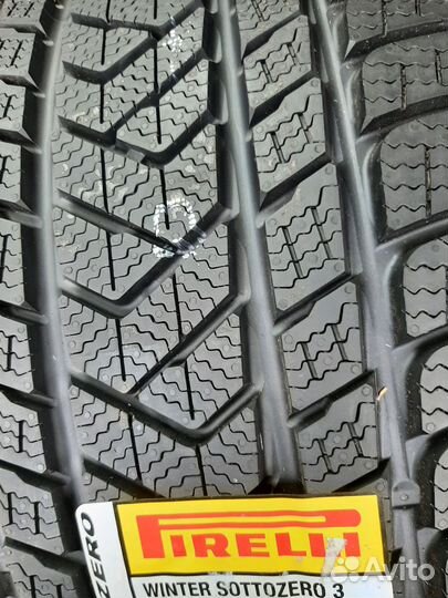 Pirelli Winter Sottozero 3 225/40 R19 и 255/35 R19 96H
