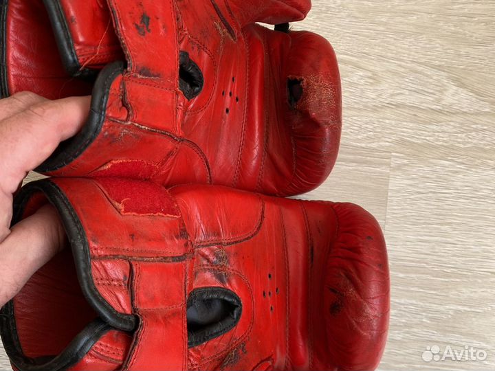 Боксерские перчатки