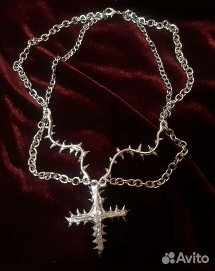 Готическая подвеска ручной работы