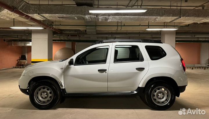 Renault Duster 2.0 МТ, 2017, битый, 66 375 км